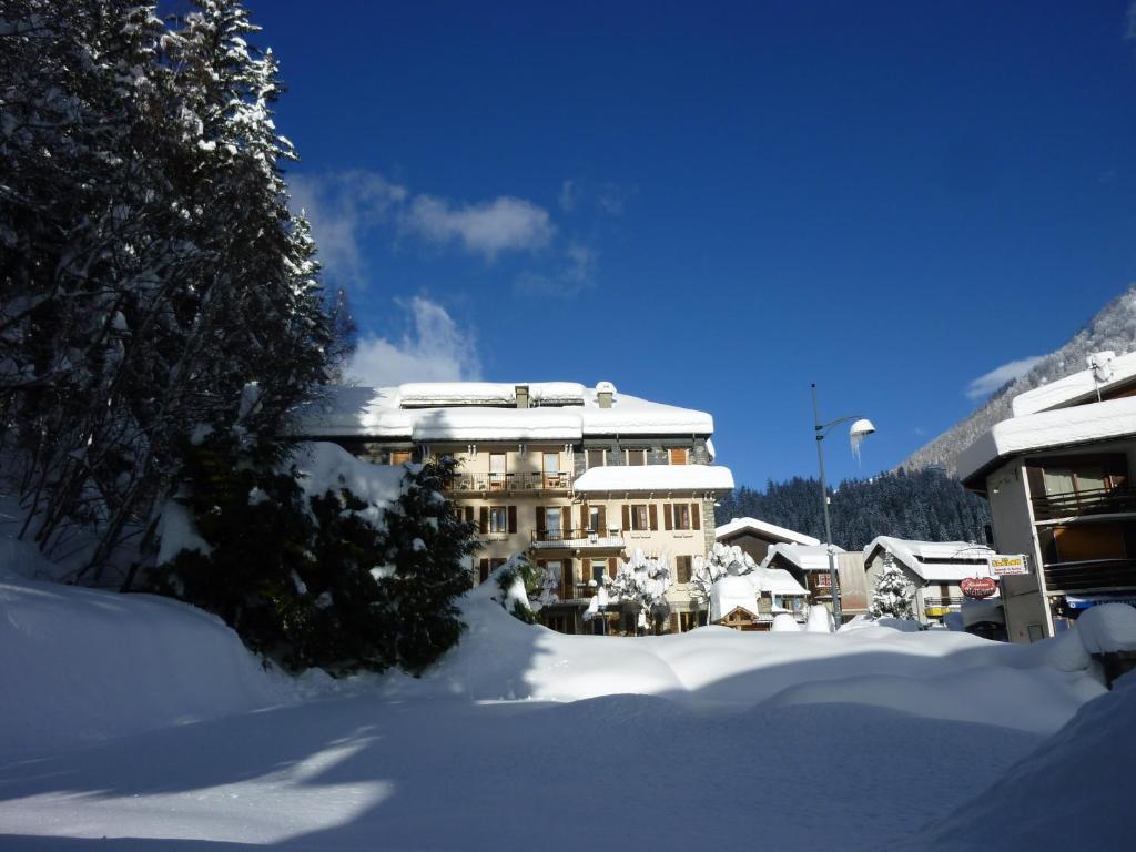 Hotel Restaurant La Couronne Chamonix Eksteriør bilde