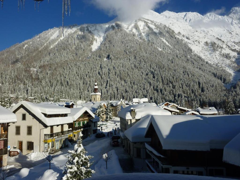 Hotel Restaurant La Couronne Chamonix Rom bilde